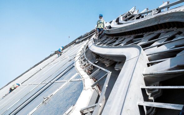 Ideas ahead of our time / Reference / Facade cleaning system Abu Dhabi, United Arab Emirates